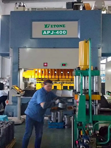 Raisons et solutions pour une pression insuffisante du poinçon à grande vitesse